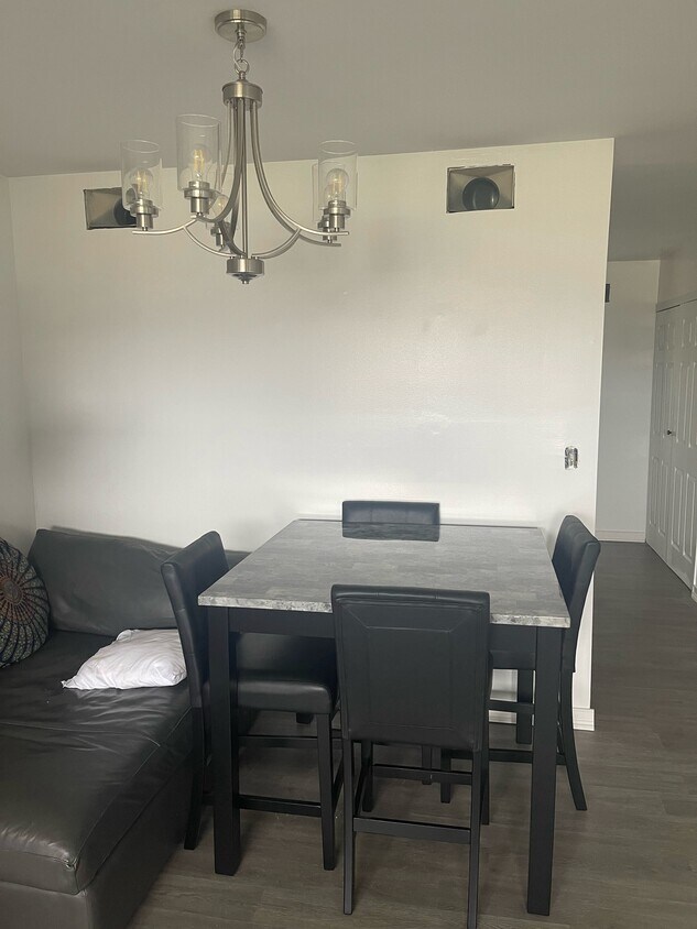 Foto del edificio - 17411 W Chestnut Ln