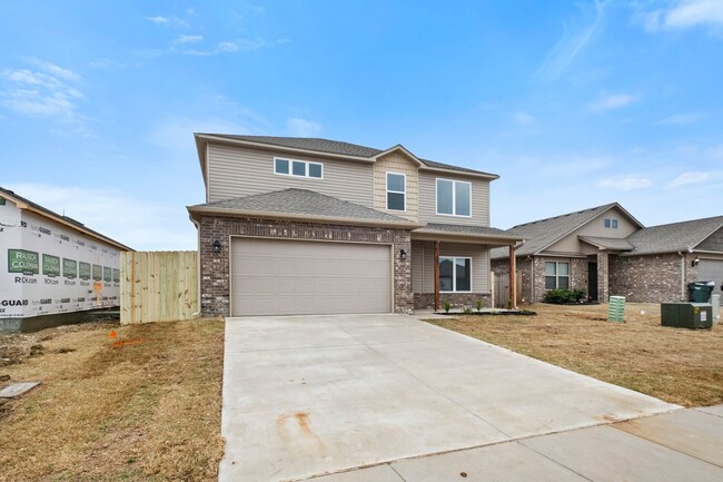 Building Photo - Spacious New Home! Make this house your home.