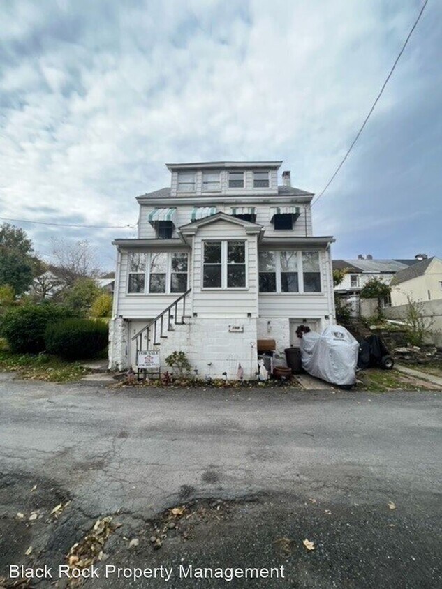 196 Railroad St, Tamaqua, PA 18252 House Rental in Tamaqua, PA