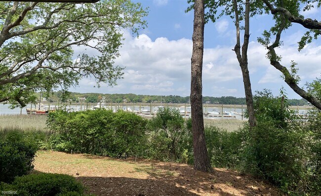Building Photo - 1 br, 1 bath  - 70 Helmsman Way Apt 1427