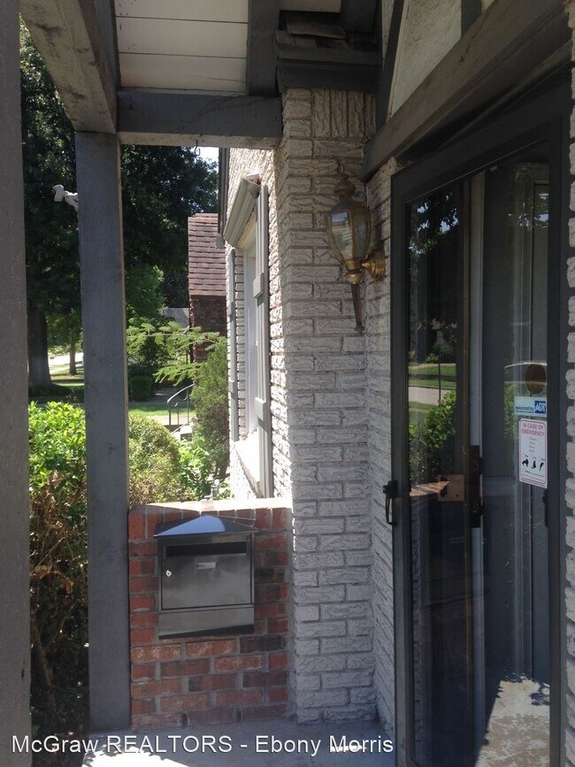 Foto del edificio - 3 br, 2 bath House - 1520 S Florence Ave
