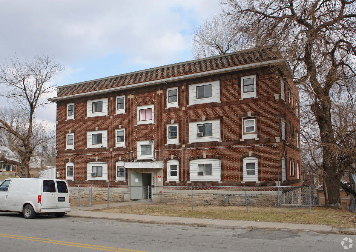 Building Photo - 3809 Brooklyn Ave