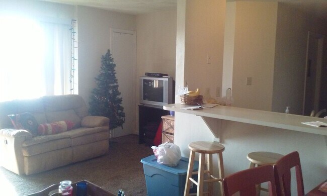 Foto del edificio - 1204K University Terrace Dr.(Progress St.)