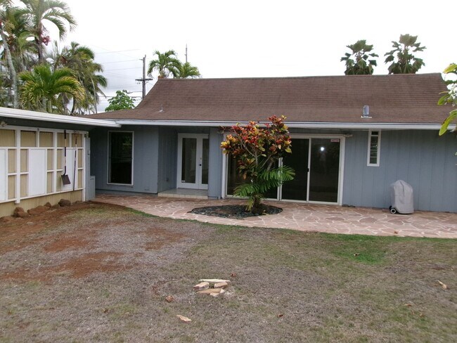 Building Photo - 580 N Kalaheo Ave