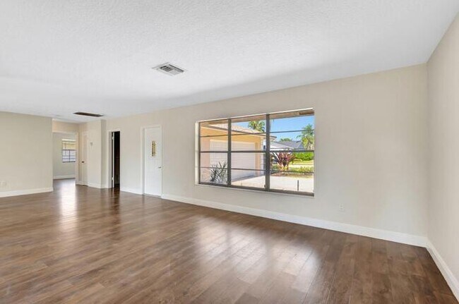 Foto del edificio - 11630 Anhinga Dr