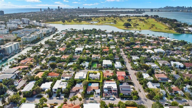 Building Photo - 1261 98th St