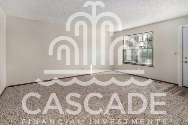 Foto del edificio - 318 NE Timbercreek Ct