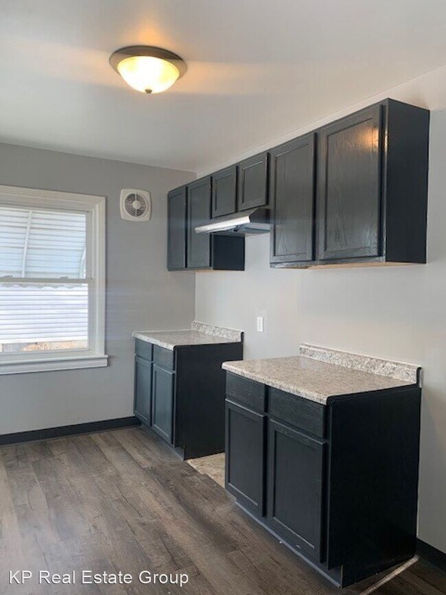 Foto del edificio - 4 br, 1.5 bath House - 975 E. Dunedin Rd.