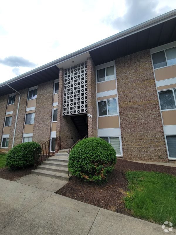 Building Photo - 540 Wilson Bridge Dr