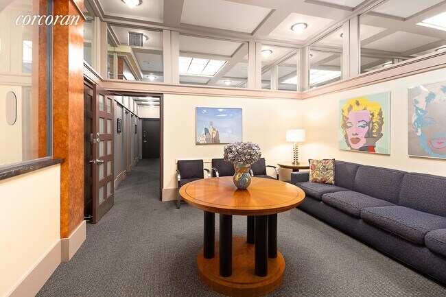 Foto del edificio - 110 E 66th St