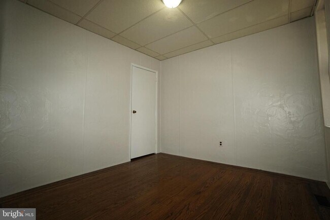 Foto del edificio - 2550 E Somerset St