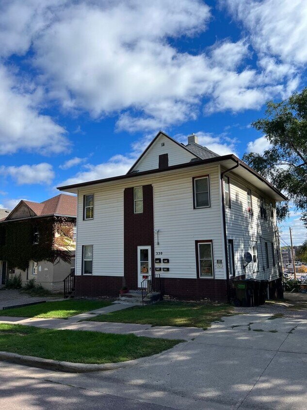 Primary Photo - Upper Level 2BR/1BA in Downtown Sioux Falls
