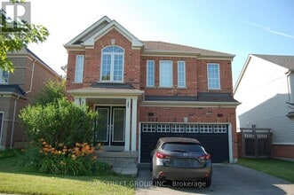 Building Photo - 36 Vipond Rd