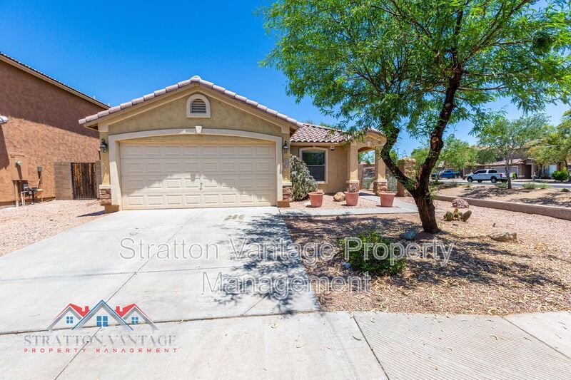Foto principal - 25146 W Parkside Ln S