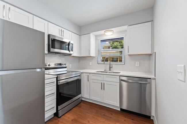 Photo - 5100/5102 24th Ave - Duplex Apartment