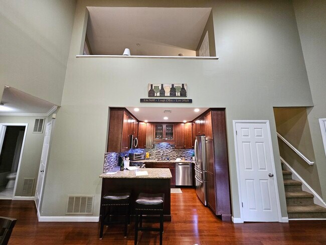 Building Photo - 272 Redwood Ct