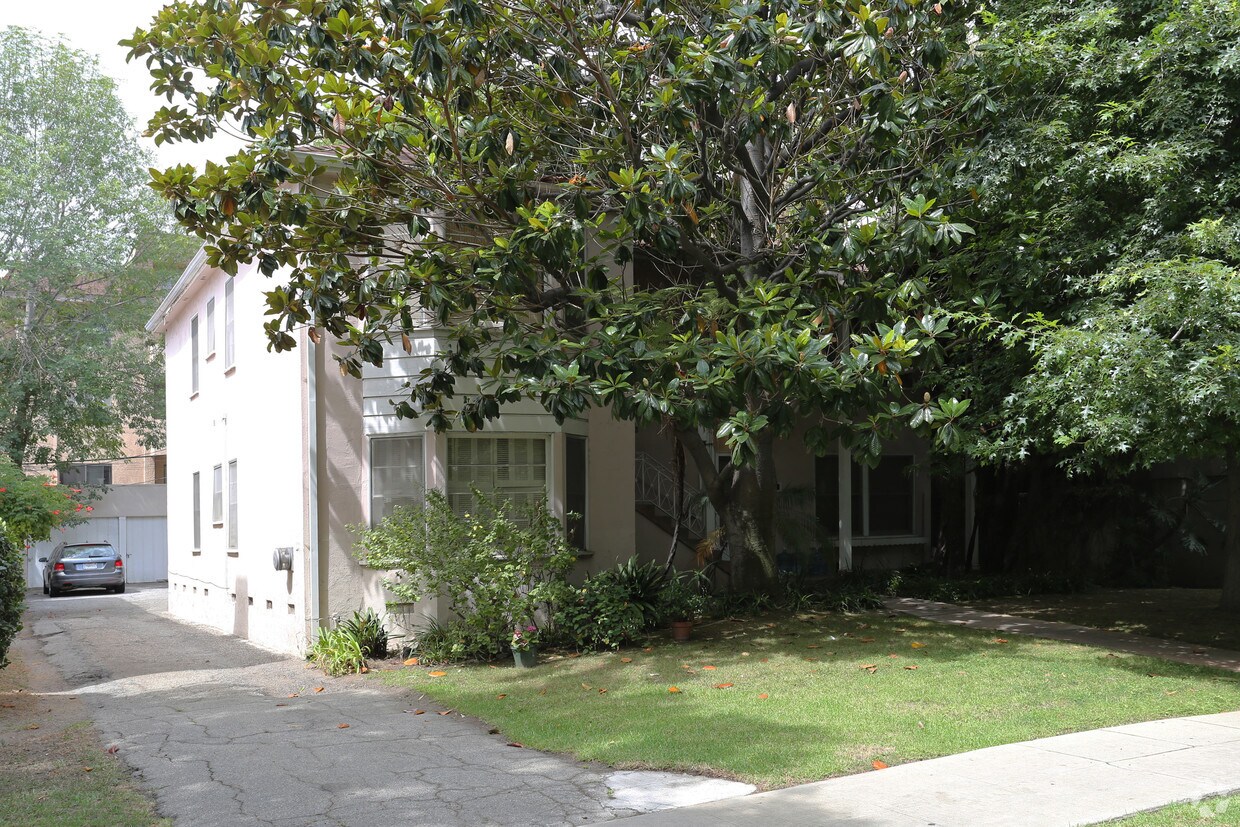 Foto del edificio - 1427 Greenfield Ave