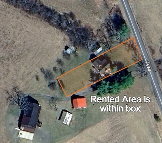 Foto del edificio - 227 Pine Knob Rd