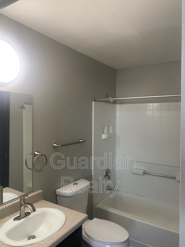 Foto del edificio - 4730 E Craig Rd