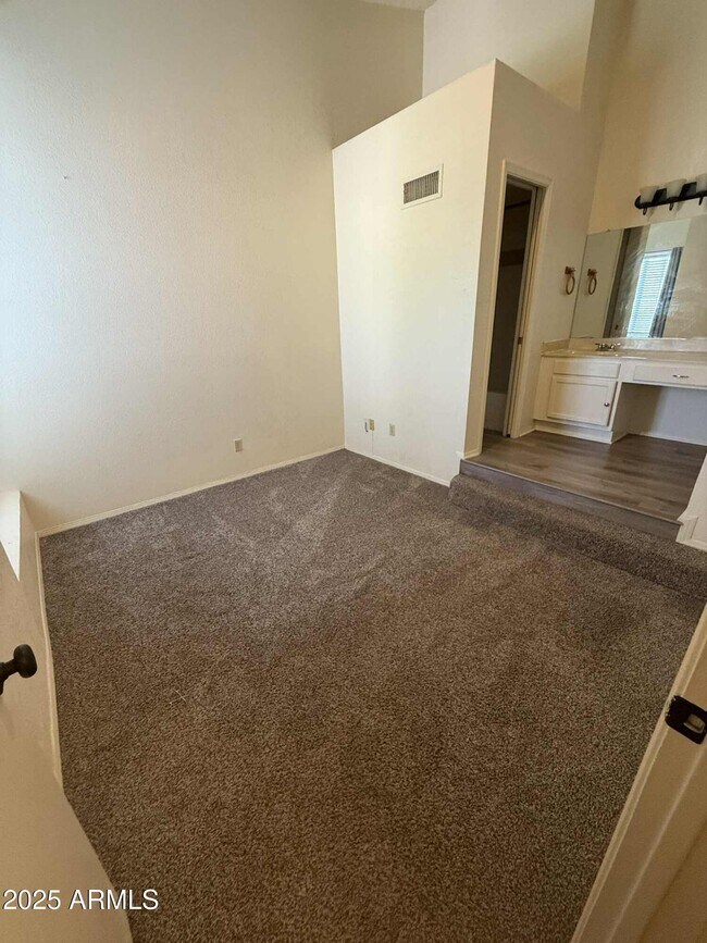 Foto del edificio - 510 N Alma School Rd