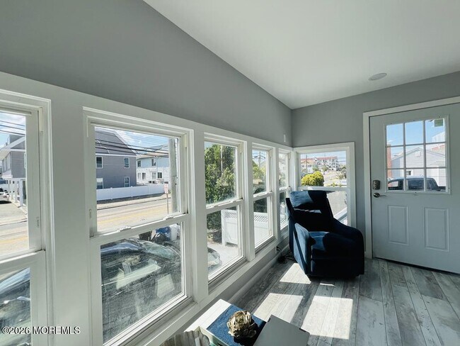 Foto del edificio - 1704 Boulevard