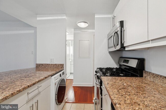 Foto del edificio - 219 S 18th St