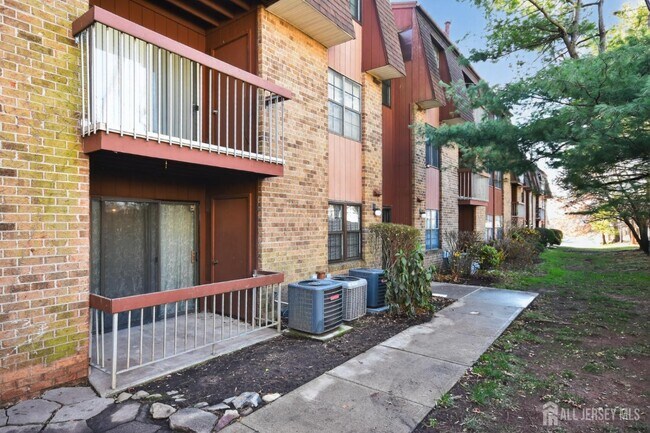 Foto del edificio - 111 Keystone Ct