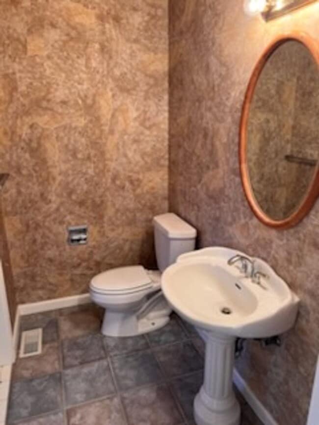 Building Photo - Lovely 2 bedroom home in Steilacoom