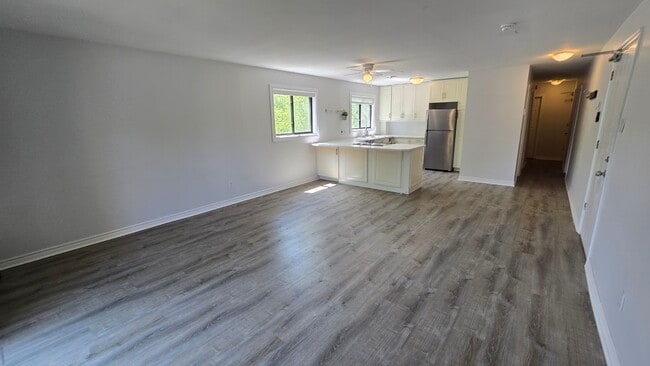 Building Photo - 46 Penetang St