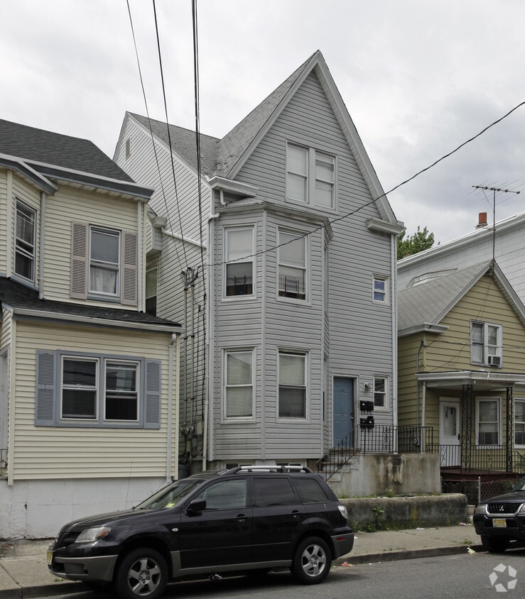 153 Redwood Ave, Paterson, NJ 07522 Apartments in Paterson, NJ