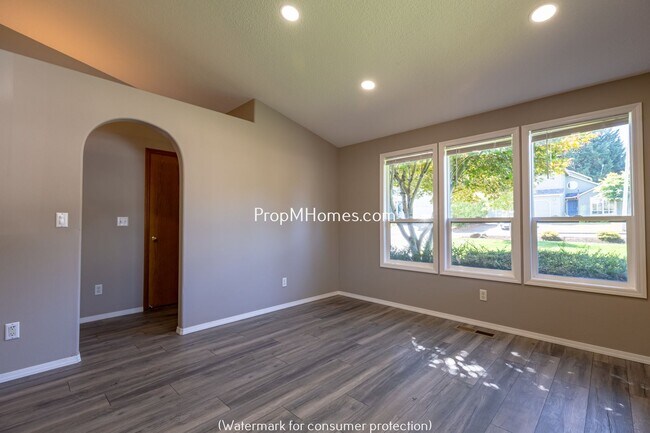 Building Photo - Beautifully Updated Three Bedroom In Desir...
