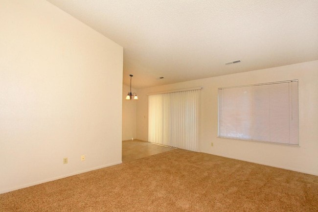 Foto del edificio - Bear Creek Park & Creekside Apartments