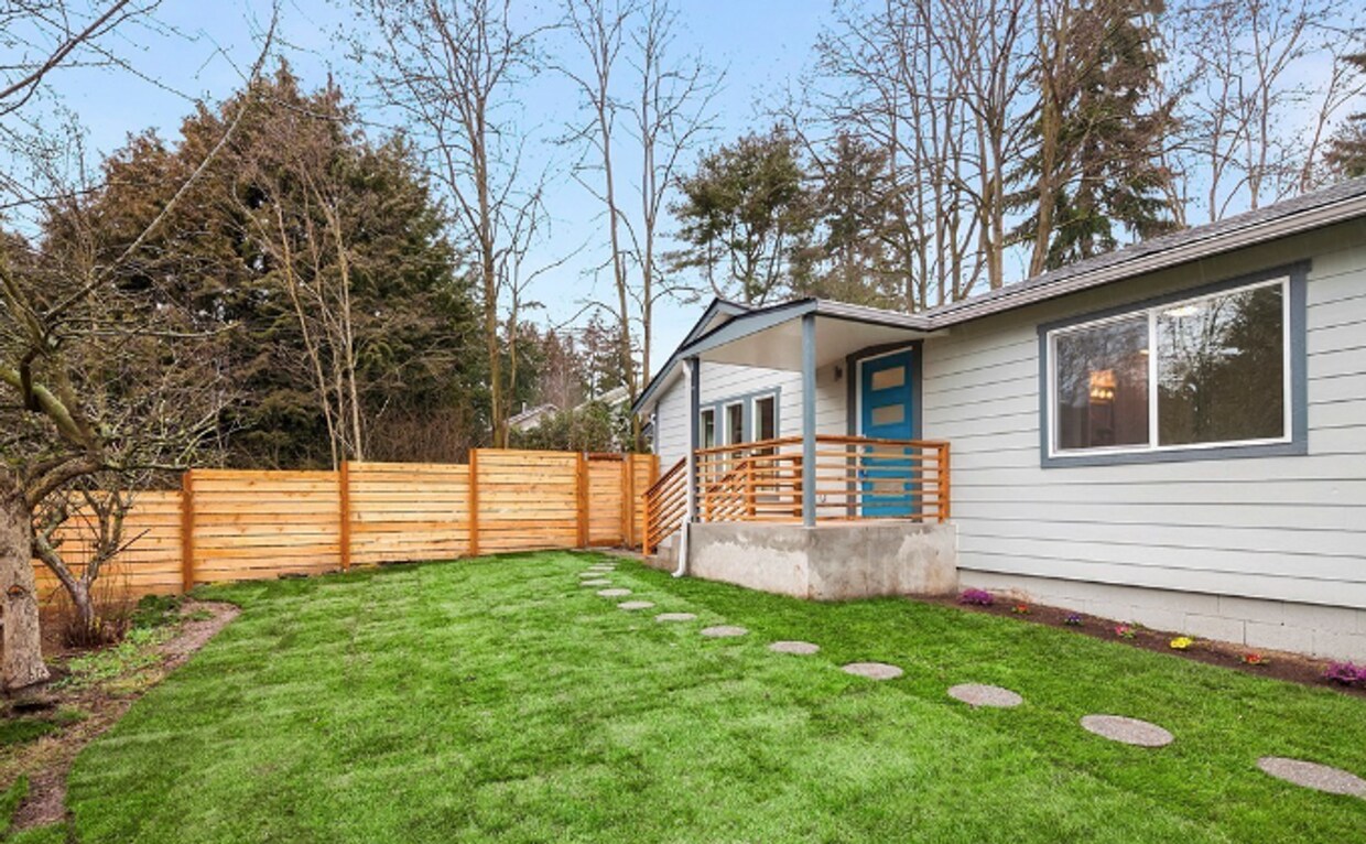 Primary Photo - Beautifully Updated Home Conveniently Loca...