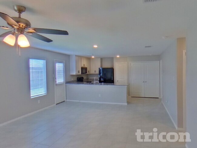 Building Photo - 6445 Middlebury Dr