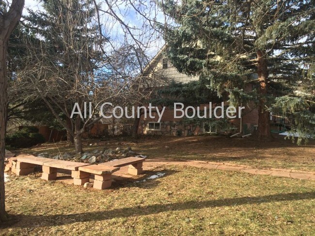 Building Photo - 1780 Lombardy Dr