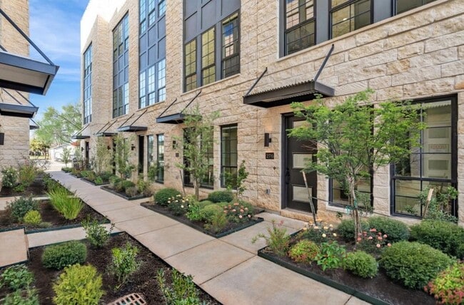 Building Photo - 276 Pullman Ct