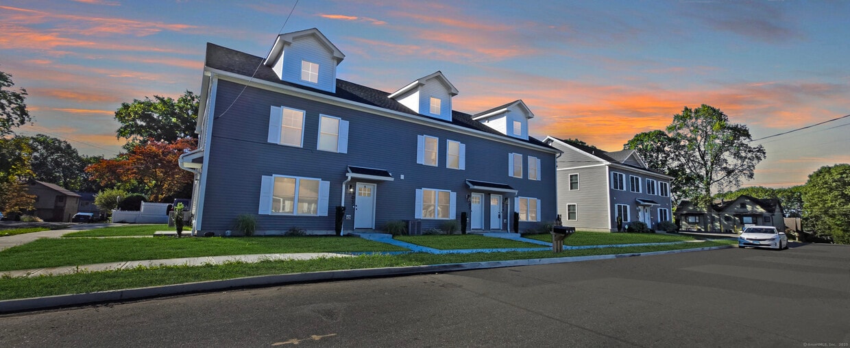 Primary Photo - 409 Woodmont Ave