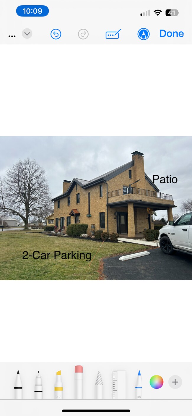 2 espacios para vehículos - 547 N Broadway St