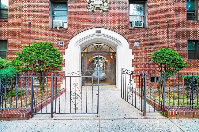 Building Entrance - 3353 82nd St