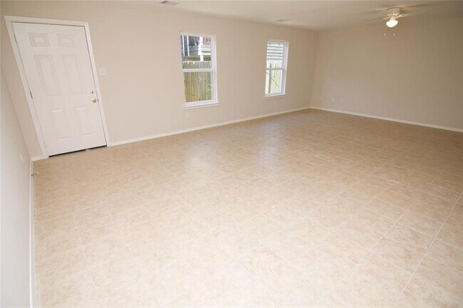 Building Photo - 12039 Clifton Oaks Dr