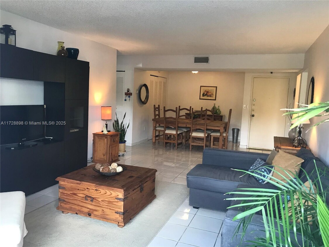 Foto principal - 7715 SW 86th St