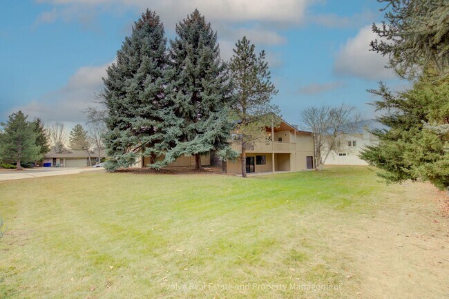 Building Photo - 5505 S Emporia Cir