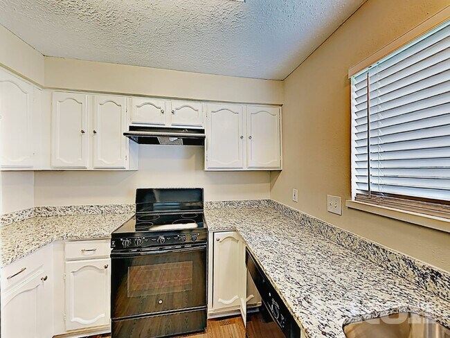 Foto del edificio - 2706 King James Ct