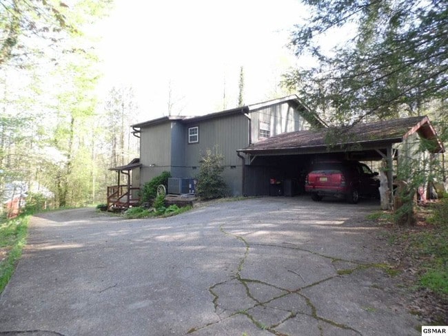 Building Photo - 517 Bettis Dr
