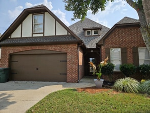 Building Photo - 72 Maple Grove Blvd SW