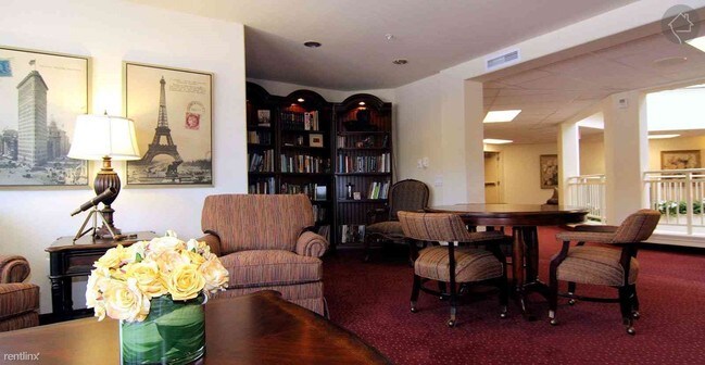 Foto del edificio - 1500 N Lakeline Blvd