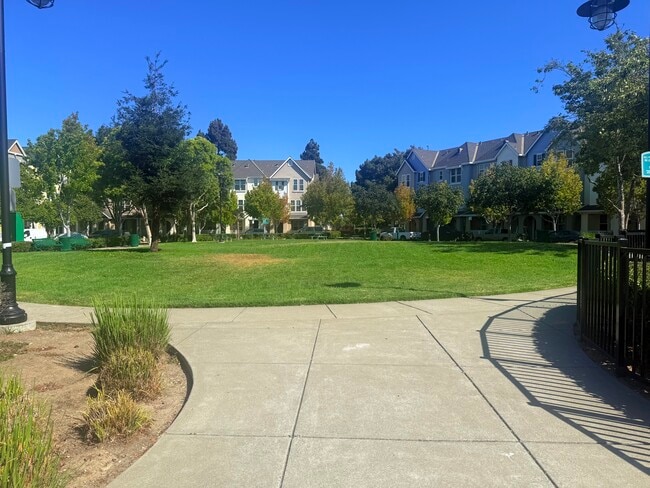 Foto del edificio - 1505 Nevin Plz