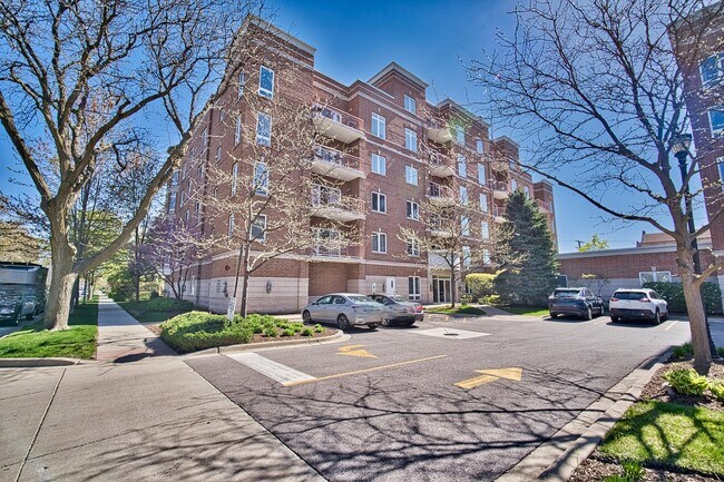 Building Photo - 787 Graceland Ave