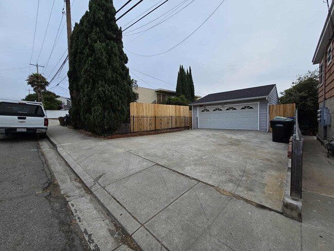 Building Photo - 4239 Montalvo St