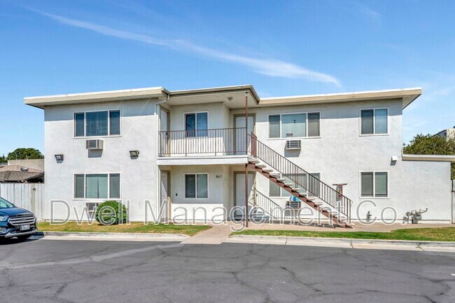 Building Photo - 805 N 3rd St